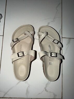 Birkenstock Kids Cream Double-Strap Buckle Sandals